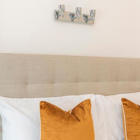 2 Min Walk Earls Court Station - Luxury 2 Bedroom Flat 伦敦 外观 照片
