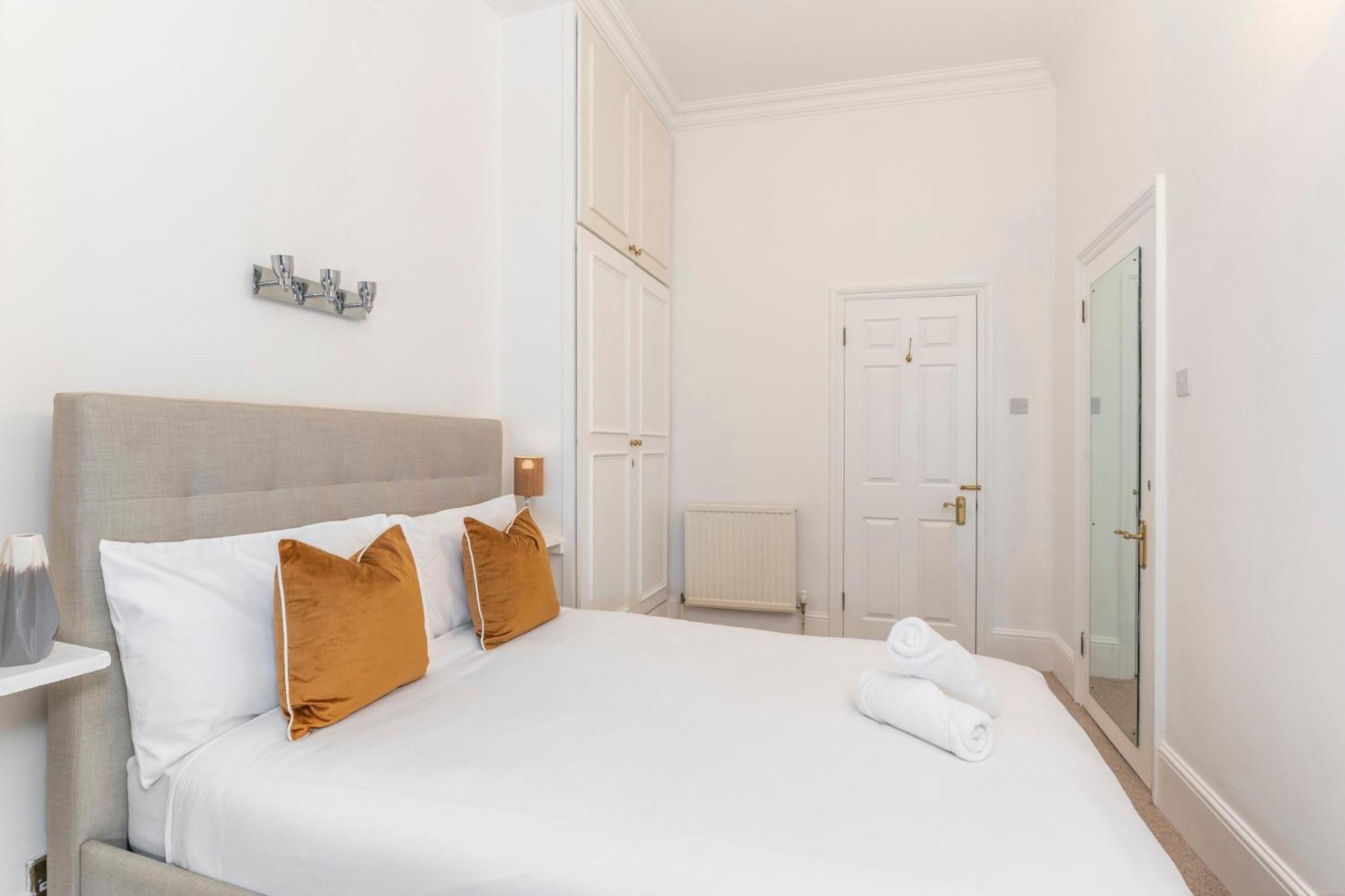 2 Min Walk Earls Court Station - Luxury 2 Bedroom Flat 伦敦 外观 照片